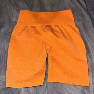 NVGTN Butt Scrunch Shorts